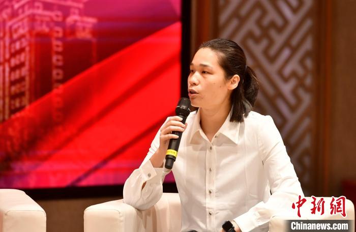 圖為林莉在福建師范大學分享會上發(fā)言。　呂明 攝