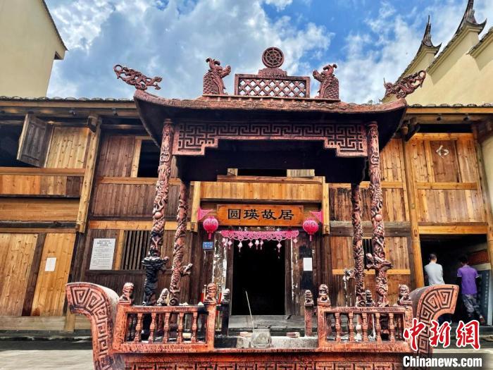 臺灣上趣開新團(tuán)隊入駐古田縣平湖鎮(zhèn)端上村，以“圓瑛法師故里”為主題打造愛國禪意村。　呂巧琴 攝