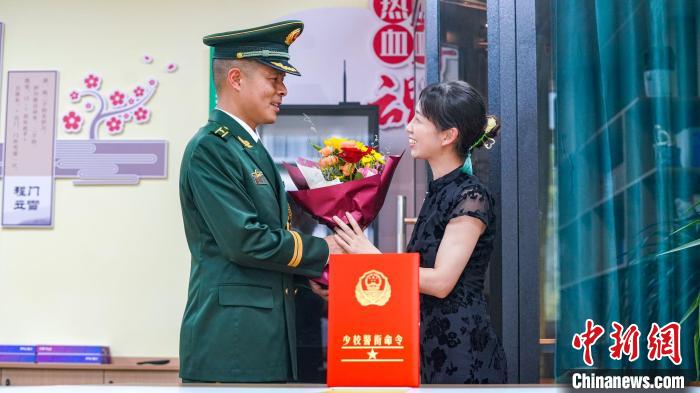 軍功章有你的一半?！堦愑?攝