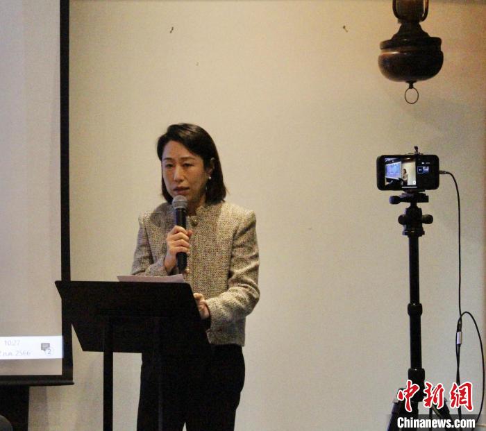 中國駐泰國大使館經(jīng)濟商務(wù)處參贊張瀟瀟致辭。<a target='_blank' href='/' _fcksavedurl='/'><p  align=