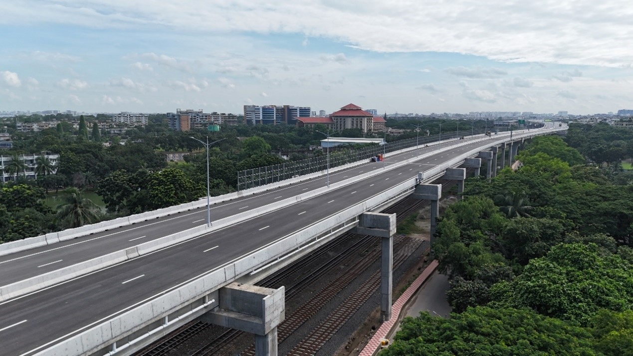 孟加拉國達(dá)卡機(jī)場(chǎng)高架快速路項(xiàng)目。鄭小忠攝