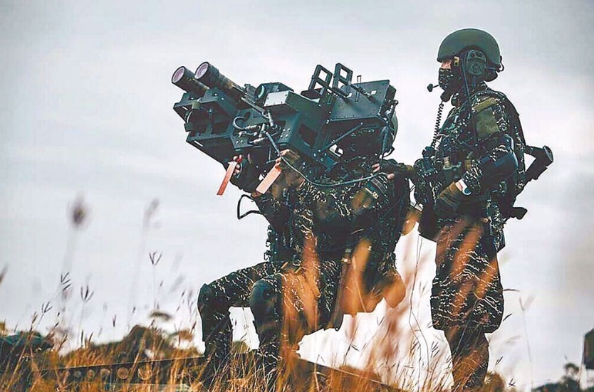臺(tái)海軍陸戰(zhàn)隊(duì)肩抗“毒刺”導(dǎo)彈發(fā)射器準(zhǔn)備射擊。圖片來(lái)源：臺(tái)灣“中時(shí)新聞網(wǎng)”。
