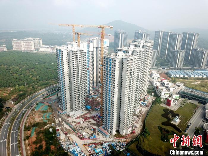 廣州一在建樓盤。 范少鵬 攝