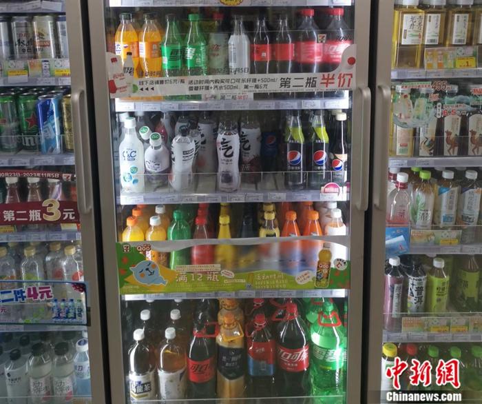某便利店，最便宜的瓶裝飲料也在4元以上。<a target='_blank' href='/' ><p  align=