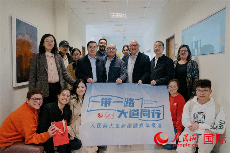 人民網(wǎng)“一帶一路 大道同行”大型跨國(guó)融媒體報(bào)道組走進(jìn)烏拉圭。人民網(wǎng)記者 張若涵攝