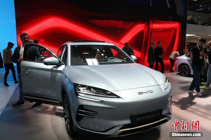 2023年德國國際汽車及智慧出行博覽會(IAA mobility)(亦簡稱慕尼黑國際車展)將于9月5日正式開幕。在9月4日舉行的媒體日，記者看到諸品牌紛紛攜“拳頭”產(chǎn)品亮相。圖為當(dāng)日比亞迪SEAL U在歐洲首秀。<a target='_blank' href='/'><p  align=
