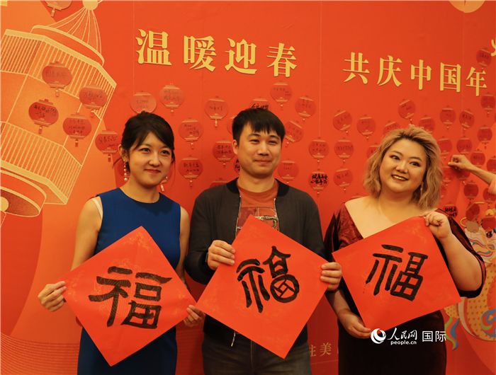 500余名旅美華僑華人、中國(guó)留學(xué)生、中資機(jī)構(gòu)人員代表參加了春節(jié)招待會(huì)。人民網(wǎng)記者 李志偉攝