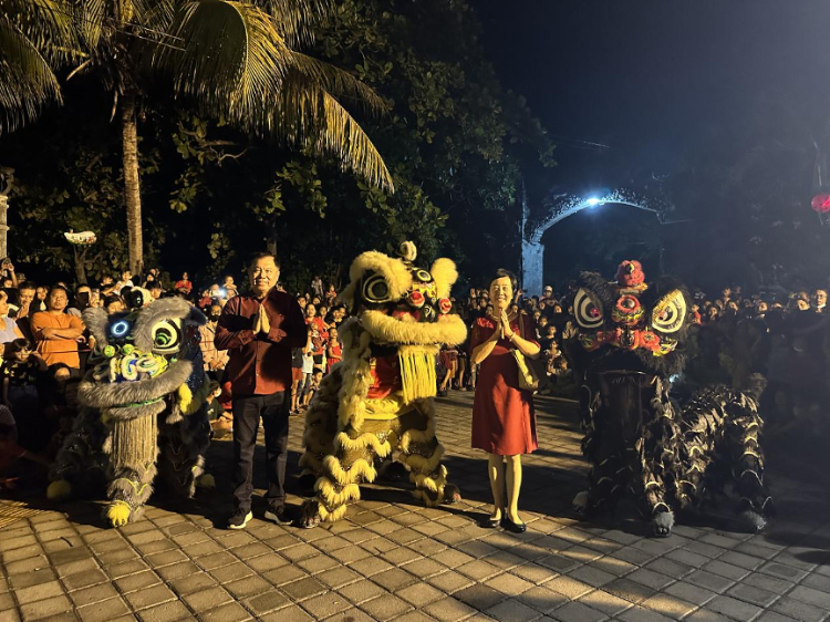 舞獅表演。巴陵康孔子學(xué)院供圖