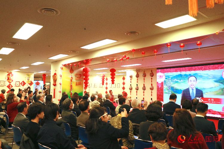 2月9日，“喜迎龍年·品味陜西”——2024新春迎福（展）聯(lián)歡會(huì)暨陜西文化年在東京中國文化中心拉開帷幕。人民網(wǎng) 許可攝
