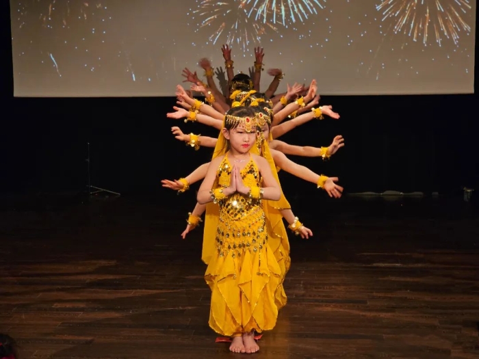 舞蹈《千手觀音》。中國駐瑞典大使館供圖。