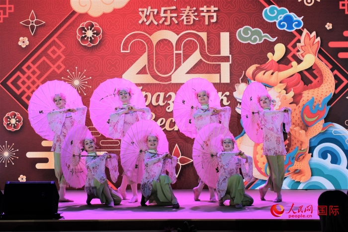 活動(dòng)現(xiàn)場的精彩演出。于子恒攝
