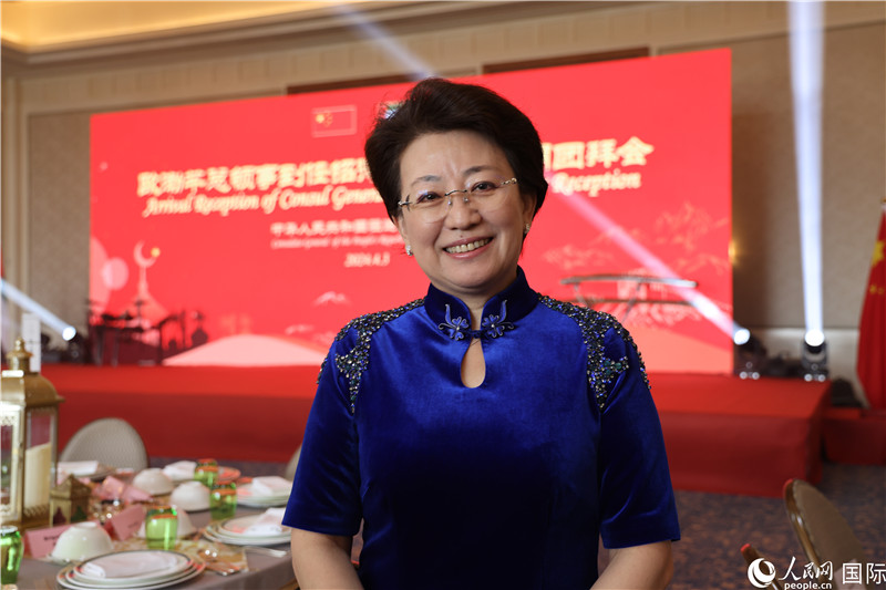 中國駐迪拜第十一任總領(lǐng)事歐渤芊。人民網(wǎng) 閆夢(mèng)攝