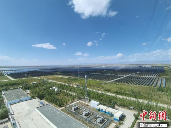 圖為塔拉灘光伏產(chǎn)業(yè)園區(qū)?！∑钤鲚怼z