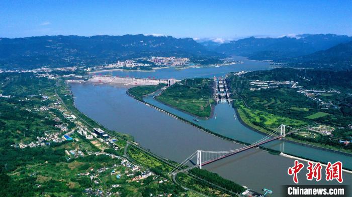 2022年夏季三峽工程為中下游補(bǔ)水。(資料圖) 湯偉 攝