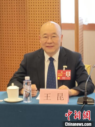 圖為全國政協(xié)委員，農(nóng)工黨青海省委會(huì)主委王昆。　受訪者供圖