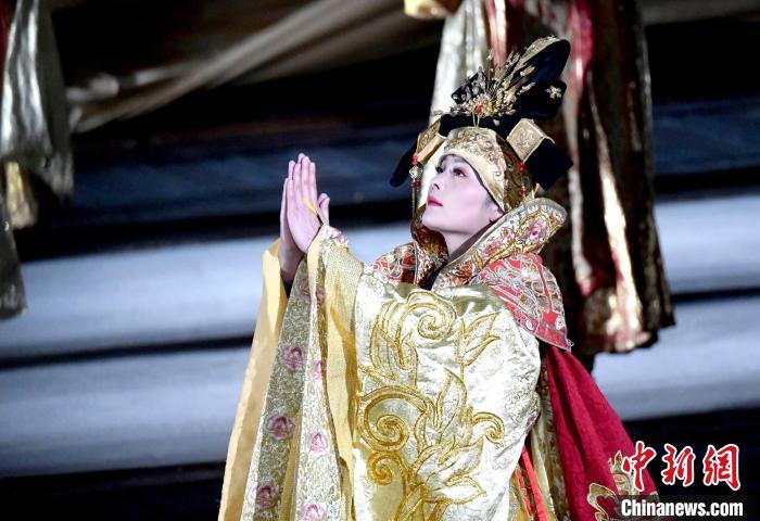 3月17日，西藏拉薩，《文成公主》大型史詩(shī)劇演出現(xiàn)場(chǎng)?！±盍?攝