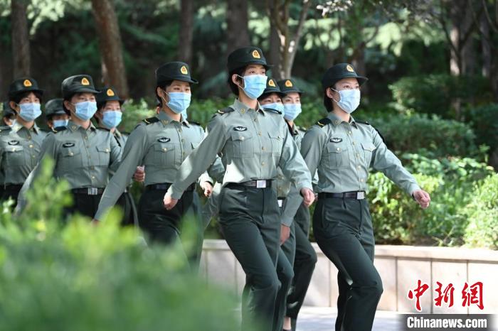 甘肅激勵大學(xué)生參軍入伍服役滿5年可享公務(wù)員定向招錄計(jì)劃