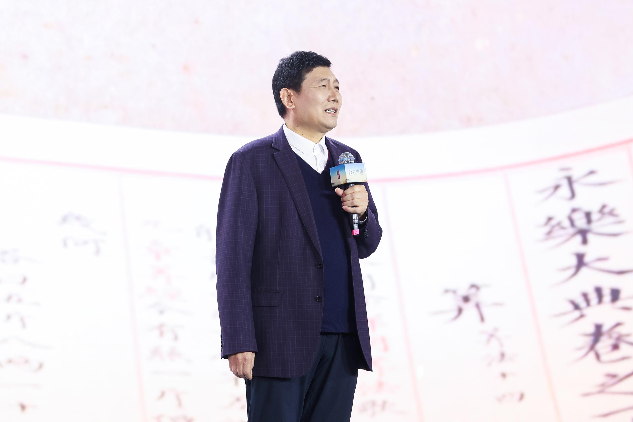 山東大學(xué)文學(xué)院講席教授、《文史哲》主編杜澤遜。人民視頻供圖