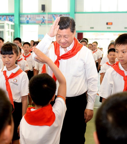 2014年5月30日，習(xí)近平總書(shū)記來(lái)到北京市海淀區(qū)民族小學(xué)，參加慶祝“六一”國(guó)際兒童節(jié)活動(dòng)。