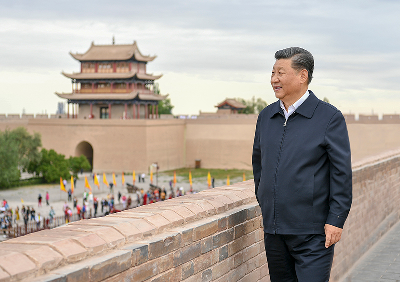 2019年8月20日，習(xí)近平總書記來到甘肅嘉峪關(guān)關(guān)城，登上城樓察看關(guān)城整體面貌，聽取河西走廊長城、關(guān)隘歷史文化情況介紹。
