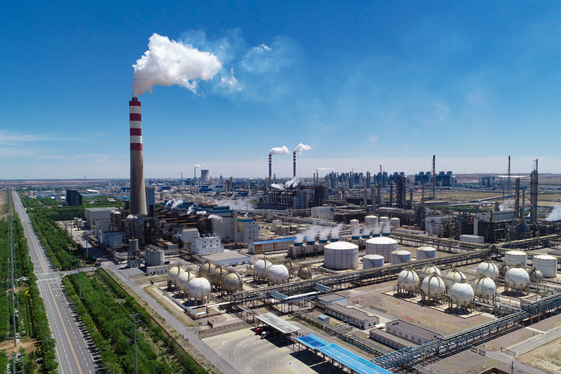 2021年5月16日拍攝的寧夏寧東能源化工基地。