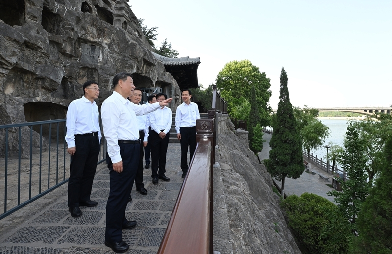 2025年5月19日至20日，中共中央總書記、國家主席、中央軍委主席習近平在河南考察。這是19日下午，習近平在洛陽龍門石窟考察。新華社記者 謝環(huán)馳 攝