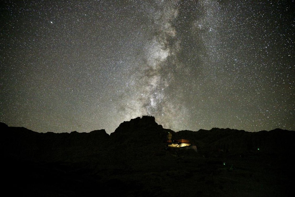 阿里暗夜星空。旦真次旦攝