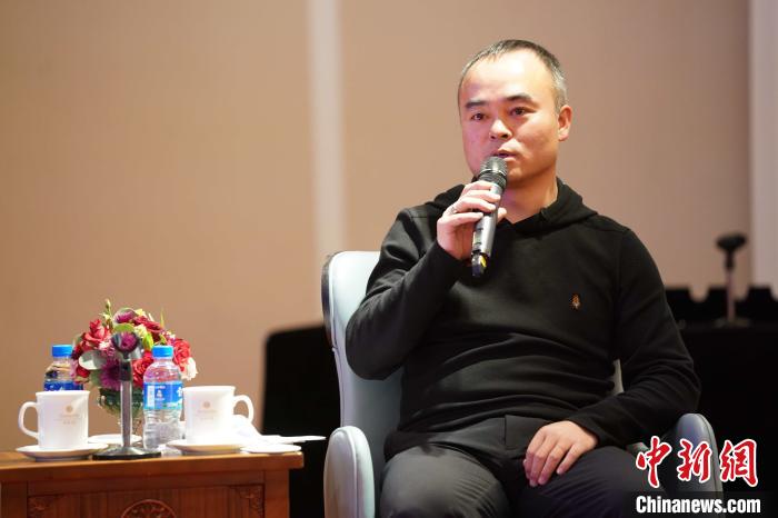 圖為<a target='_blank' >中新社</a>青海分社社長胡鐘藝就加強(qiáng)瀾湄流域新聞報(bào)道發(fā)表觀點(diǎn)?！√K丹 攝