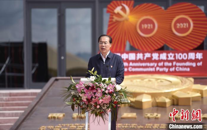 圖為中共青海省委常委、秘書長于叢樂致辭?！￡愇哪?攝