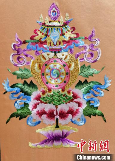 圖為藏繡作品。　祁增蓓 攝