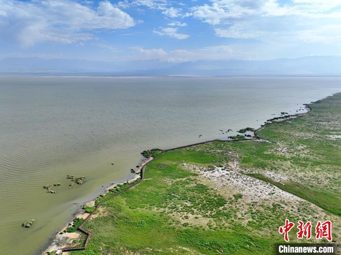 圖為航拍都蘭湖國家濕地公園?！∑钤鲚?攝