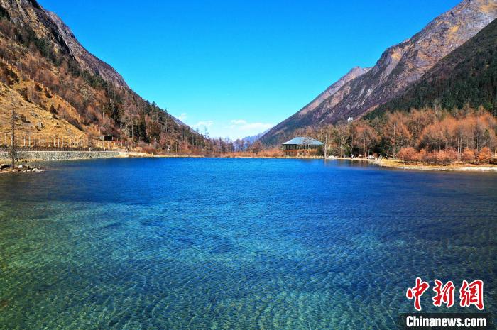 畢棚溝景區(qū)風(fēng)光?！“苍?攝