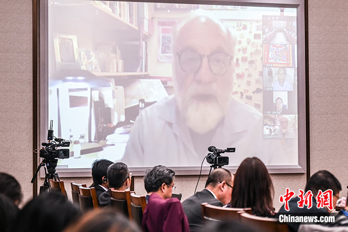 5月16日，由中國社會科學院西藏智庫、中國社會科學院民族學與人類學研究所主辦的第五屆西藏智庫國際論壇在北京舉行。美國紐約州立大學教授譚·戈倫夫在主旨演講中表示，自20世紀80年代以來，西方學者對西藏研究的范圍逐漸擴大，但西藏的語言和宗教仍然是最吸引西方學者的研究領域。 <a target='_blank' ><p  align=