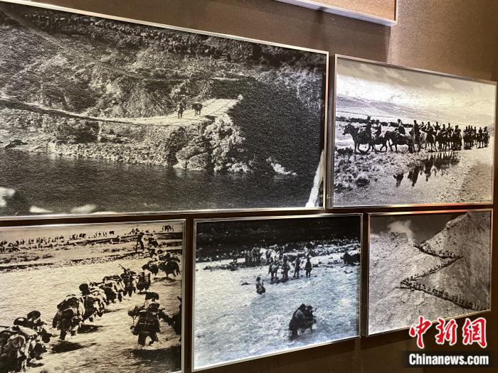 紅樓內(nèi)展廳，圖為昌都戰(zhàn)役中的人民解放軍。彭寧鈴 攝