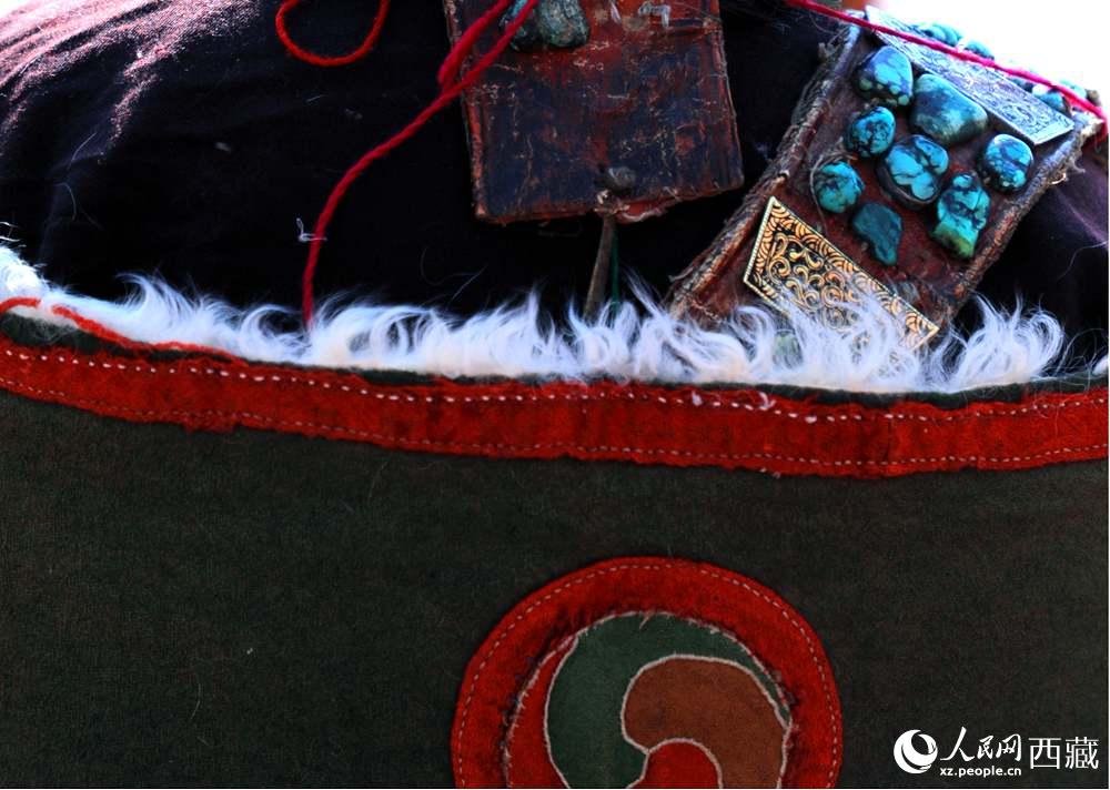 “飛天服飾”細節(jié)展示。 人民網(wǎng) 李海霞攝