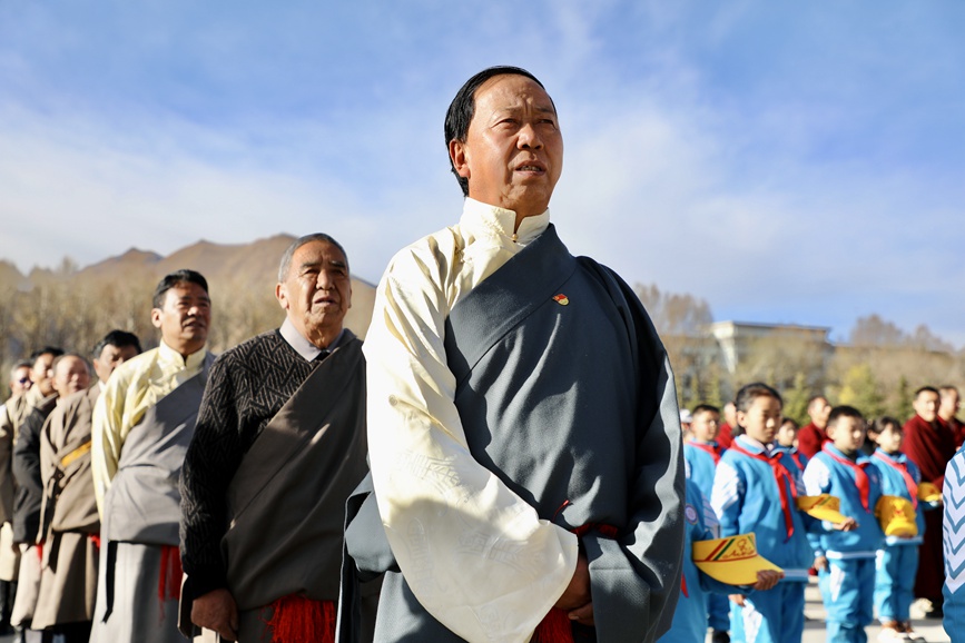 “升國(guó)旗、唱國(guó)歌”儀式現(xiàn)場(chǎng)。