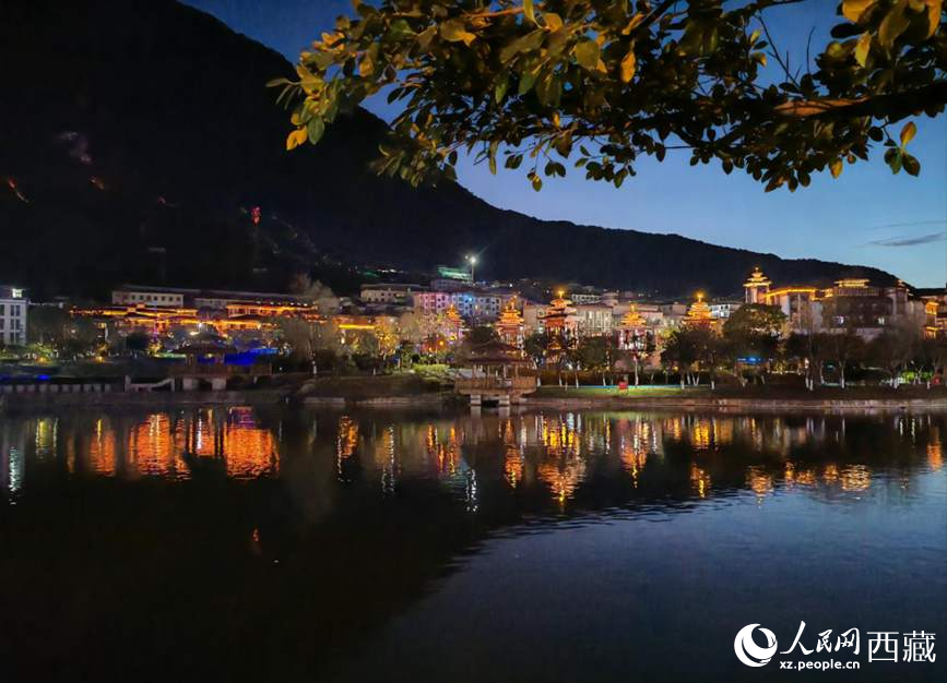 墨脫縣夜景。人民網(wǎng) 李海霞攝