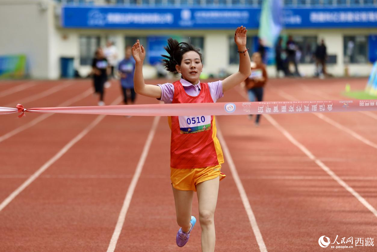 女子400米競速賽實況。