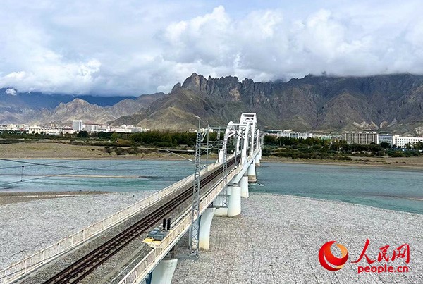 拉薩河特大橋。張敏穎 攝