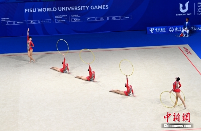 7月31日，第31屆世界大學生夏季運動會藝術體操集體5人圈操決賽在成都體育學院進行，中國隊以30.900分獲得金牌，日本隊以28.500分獲得銀牌，烏克蘭隊以27.800分獲得銅牌。圖為中國隊在比賽中。<a target='_blank' href='/'><p  align=